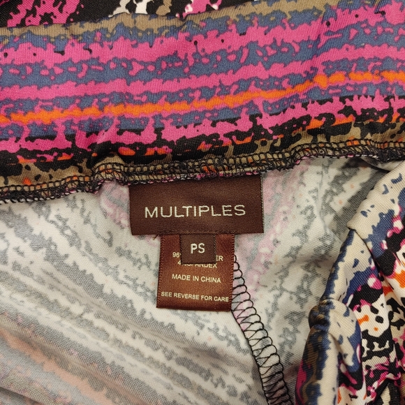 MULTIPLES INVESTMENTS CONTRASTING SKIRT SET PS - Picture 6 of 9